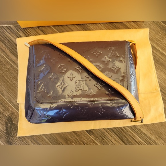 Indigo Monogram Vernis Thompson Street Bag - Picture 15 of 16